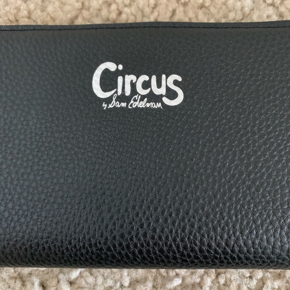 Circus by Sam Edelman Bifold Wallet New - Picture 5 of 5